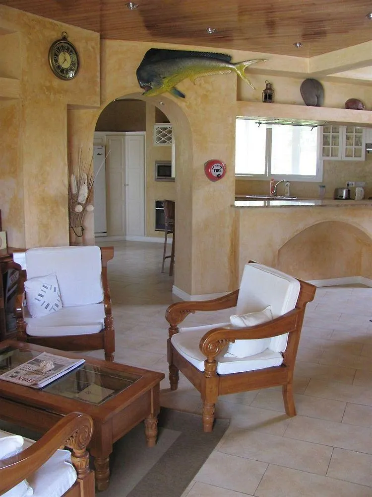 Villa Dorado