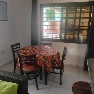  Апартаменты Sue-etoile Self Catering